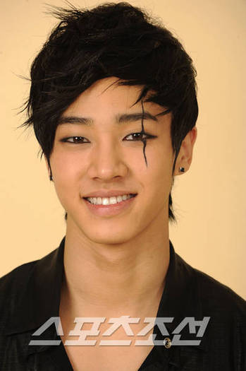 normal_l0h0nt1SBJ1qbyqcoo1_500 - Gi Kwang