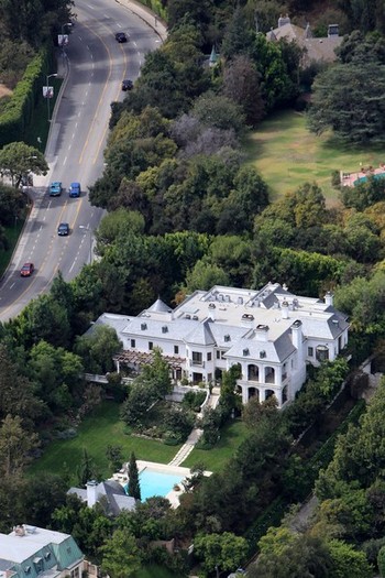 Casa lui Michael din Beverly Hills - Michael Jackson