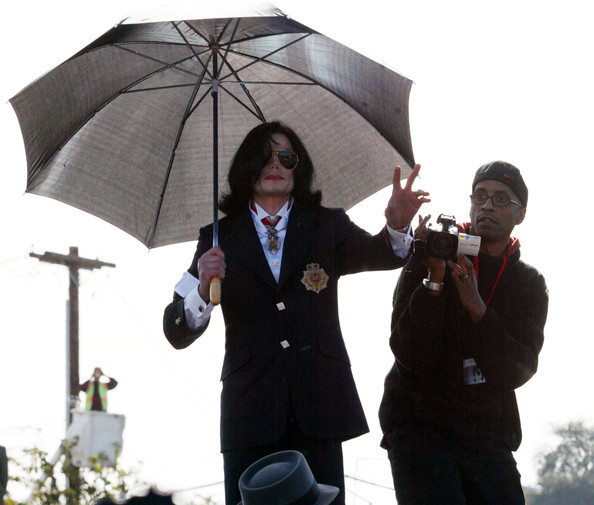Michael+Jackson+Michael+Jackson+Dies+Photos+BvMgICuIpzHl