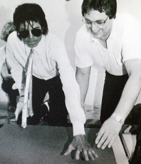 Michael+Jackson+Michael+Jackson+Hand+Footprints+qI6uaXCKVjMl