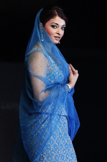 Aishwarya-Rai-Sexy-Images_004