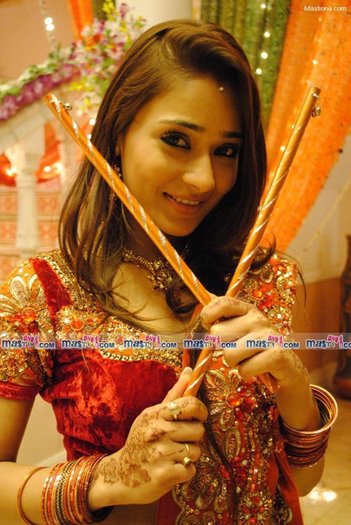 183616_197967200221800_152216818130172_681764_5851971_n - Sadhna-Sara Khan