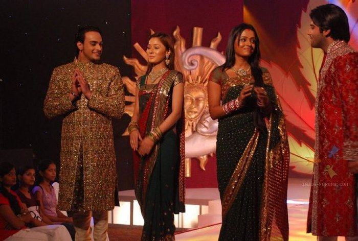 47746_154079647943889_152216818130172_400353_537603_n