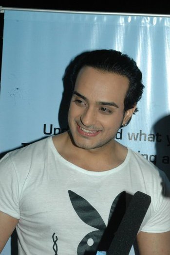 198863_160660233992626_159378824120767_359419_940747_n