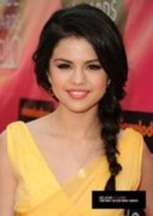 Selena Gomez - 2010 Kids Choice Awards