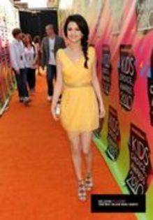 Selena Gomez - 2010 Kids Choice Awards