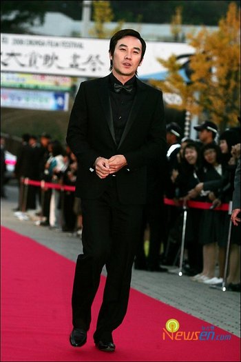 ryt - a---uhm tae woong---a
