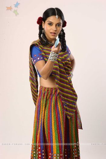 28736734_SXGYRUAYY - Ami Trivedi