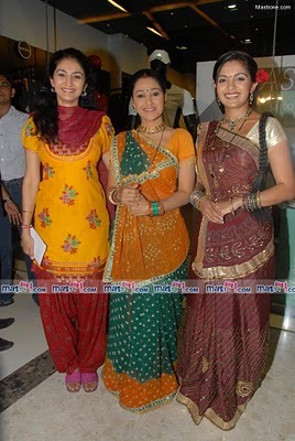 SAB TV stars L-R Neha Mehta, Disha Vakhani & Ami Trivedi celebrating International Women\'s Day at O