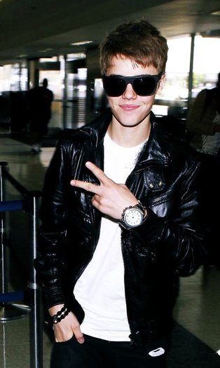 200668_116031395141964_100002053128155_122328_8034905_n