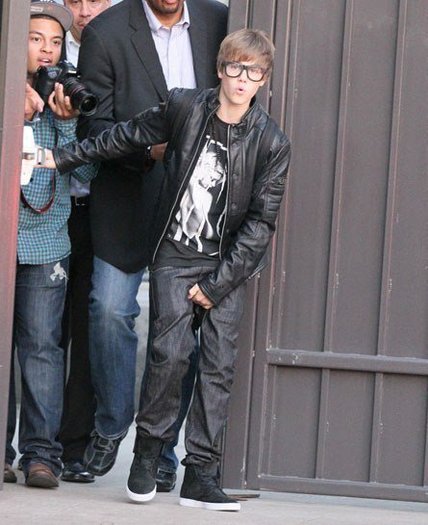 165118_102997563107951_100001931227604_22822_2997728_n