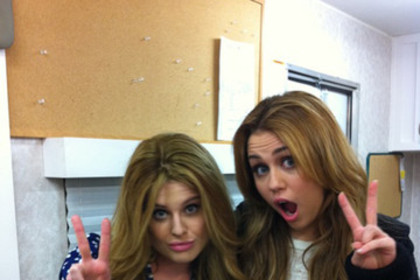 Miley Cyrus Kelly Osbourne and Miley Cyrus Twitpic