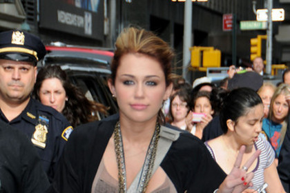 Miley Cyrus Miley Cyrus at the Late Show with David Letterman - XxMiLeY-CyRuSxX