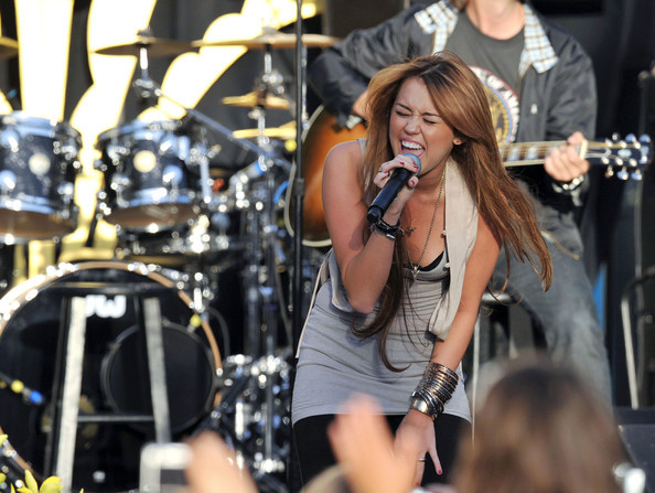 Miley Cyrus Make-A-Wish celebrate World Wish Day. .The Grove, Los Angeles, CA.April 28, 2010