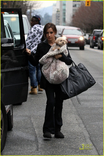 1 - club ashley tisdale