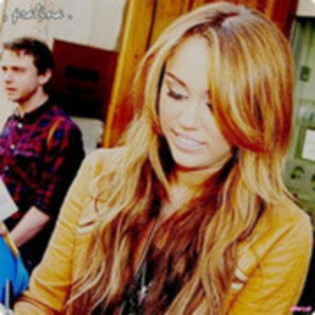 miley cyrus - 0 Hello Everyone 0