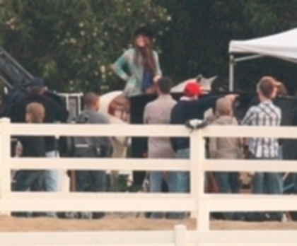 miley cyrus - 02 01 10 Filming Scenes For Hannah Montana Forever in Malibu