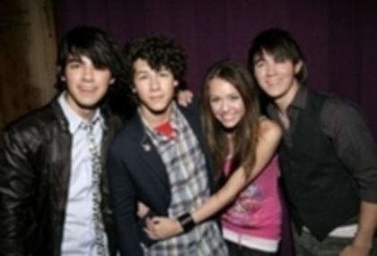 miley cyrus and jonas brothers