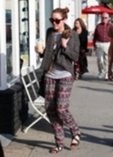 miley cyrus - Miley Cyrus Getting Coffe In Los Angeles 8th February