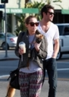 miley cyrus - Miley Cyrus Getting Coffe In Los Angeles 8th February