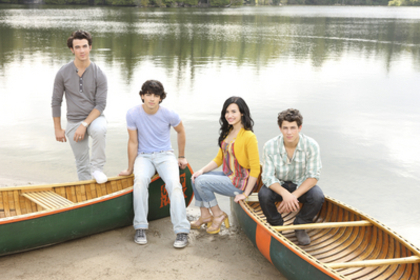 Nick-jonas-camp-rock-2-photoshot-nick-jonas-20430570-399-266 - Camp Rock 2 Photo S