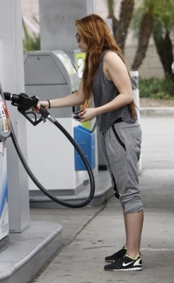 normal_005 - 24 03 - Pumping gas in West Hollywood