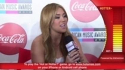 miley cyrus - 02 11 10-American Music Awards-Red Carpet Interview HD