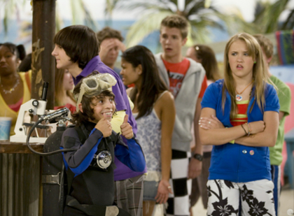 normal_HANNAHMONTANA_Y2_051_040