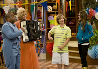 normal_HANNAHMONTANA_Y2_051_041