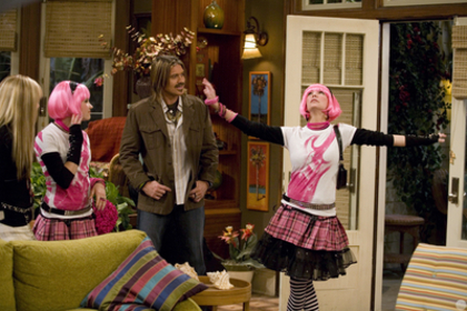 normal_HANNAHMONTANA_Y2_042_013