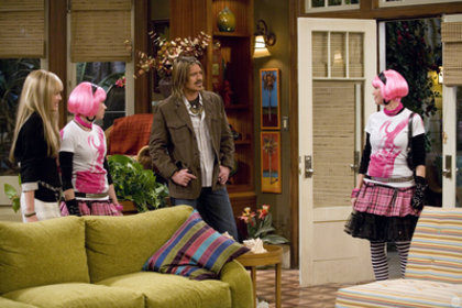 normal_HANNAHMONTANA_Y2_042_014