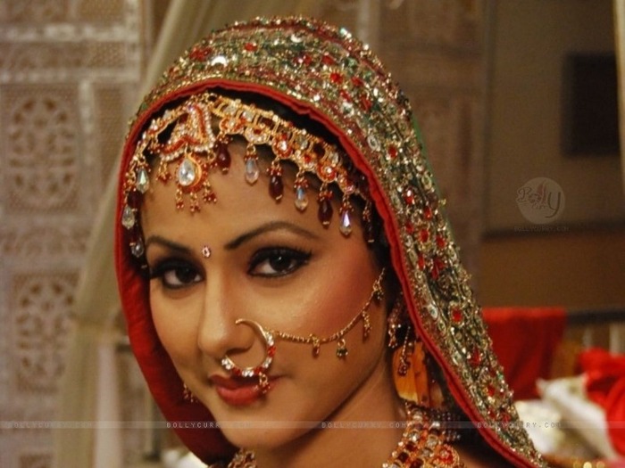 118498-hina-khan-as-akshara