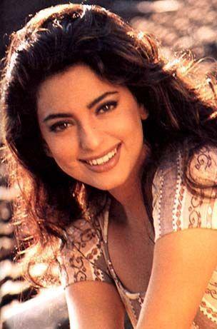 Juhi_Chawla_1256785001_3