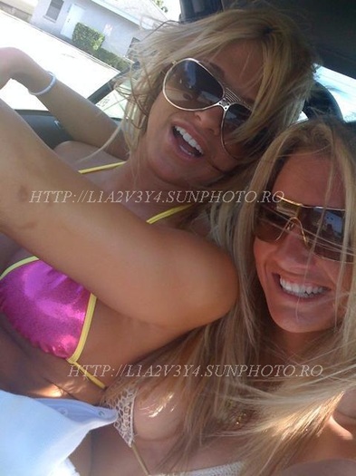 kelly kelly cu prietenii (112) - best friends