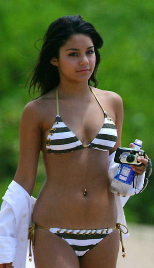 vanessa_hudgens_24 - vanessa hudgens