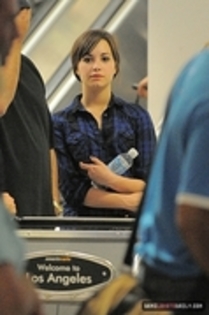 Demi Lovato - Demi Lovato Arrives At LAX airport 2008-09-21