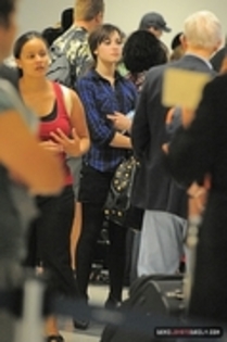 Demi Lovato - Demi Lovato Arrives At LAX airport 2008-09-21