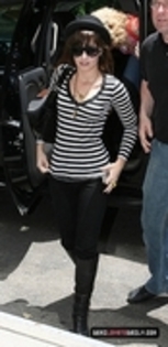 Demi Lovato - Demi Lovato Arriving At her hotel in New York City 2008-06-11