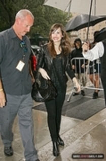 Demi Lovato - Demi Lovato Arriving At The Hotel in New York City 2008-08-12