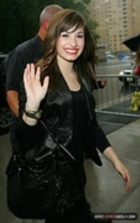 Demi Lovato - Demi Lovato Arriving At The Hotel in New York City 2008-08-12