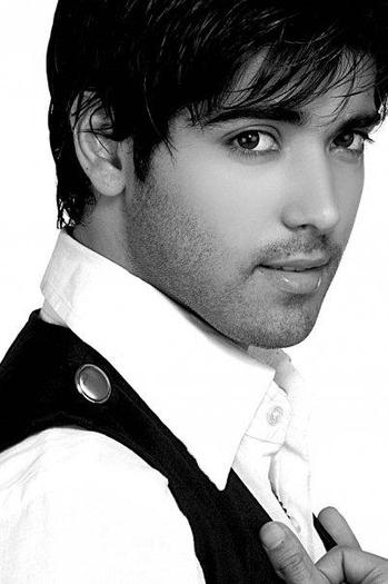5 - SAPNA BABUL KA BIDAAI KINSHUK MAHAJAN AKA RANVEER RAJVANSH PICTURE GALLERY