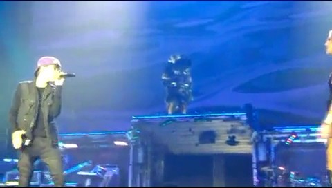 bscap0211 - Miley Cyrus and Justin Live Overboard