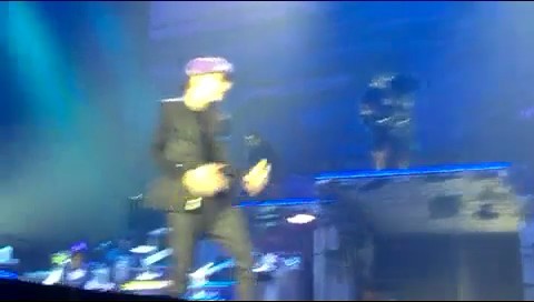 bscap0218 - Miley Cyrus and Justin Live Overboard