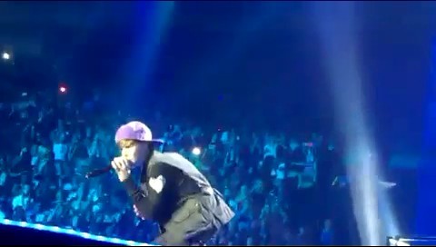 bscap0264 - Miley Cyrus and Justin Live Overboard