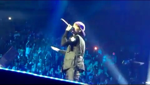 bscap0270 - Miley Cyrus and Justin Live Overboard