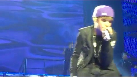 bscap0334 - Miley Cyrus and Justin Live Overboard