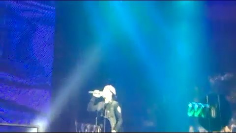 bscap0395 - Miley Cyrus and Justin Live Overboard