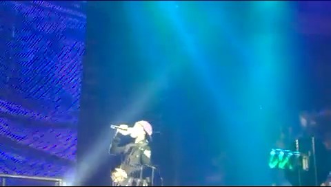 bscap0396 - Miley Cyrus and Justin Live Overboard