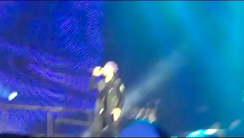 bscap0398 - Miley Cyrus and Justin Live Overboard