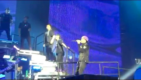 bscap0403 - Miley Cyrus and Justin Live Overboard